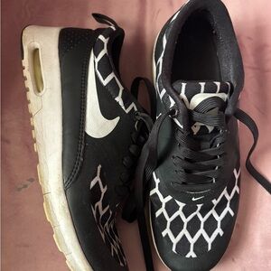 Nike Women's Black and White Sneakers